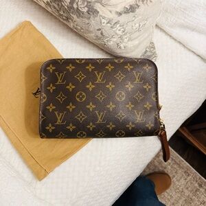 Louis Vuitton D’Orsay Monogram Clutch AR0949